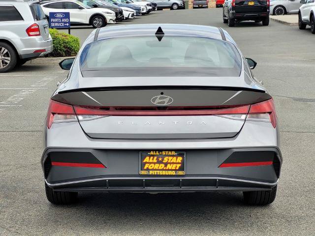 Used 2025 Hyundai Elantra Sport FWD image 5