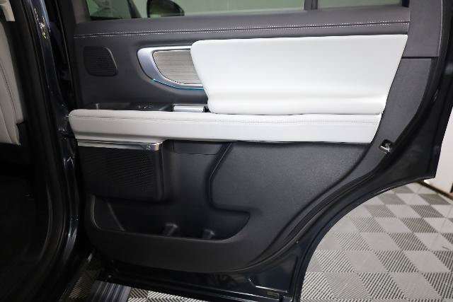 Certified 2025 Ford Expedition Platinum w/ Driver's Package AWD/4WD image 28