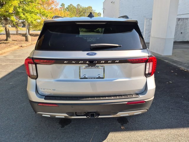 Certified 2025 Ford Explorer Active w/ Active Comfort Package RWD image 5