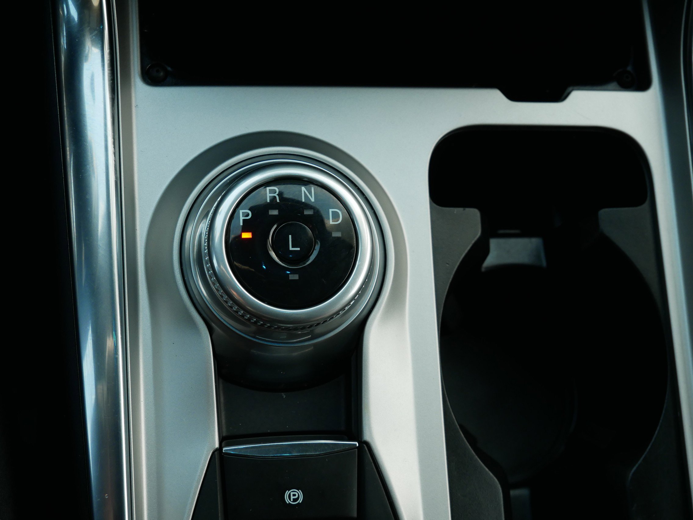 Certified 2023 Ford Explorer Platinum w/ Premium Technology Package image 24