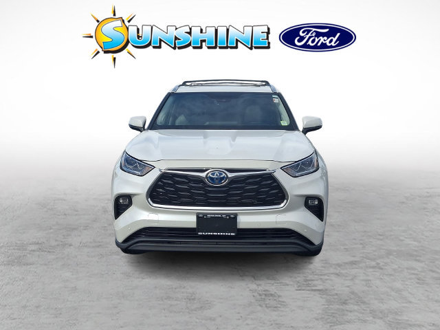 Used 2023 Toyota Highlander Limited AWD/4WD image 2