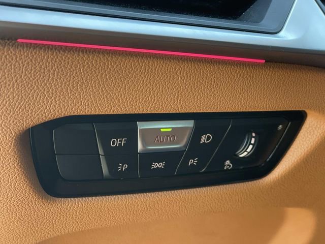 Used 2023 BMW 330i 330i w/ Convenience Package image 19