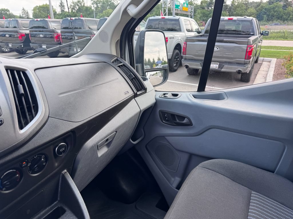 Certified 2019 Ford Transit 250 130 Low Roof RWD image 25