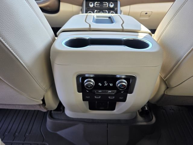 Used 2023 GMC Yukon XL Denali w/ Advanced Technology Package AWD/4WD image 19