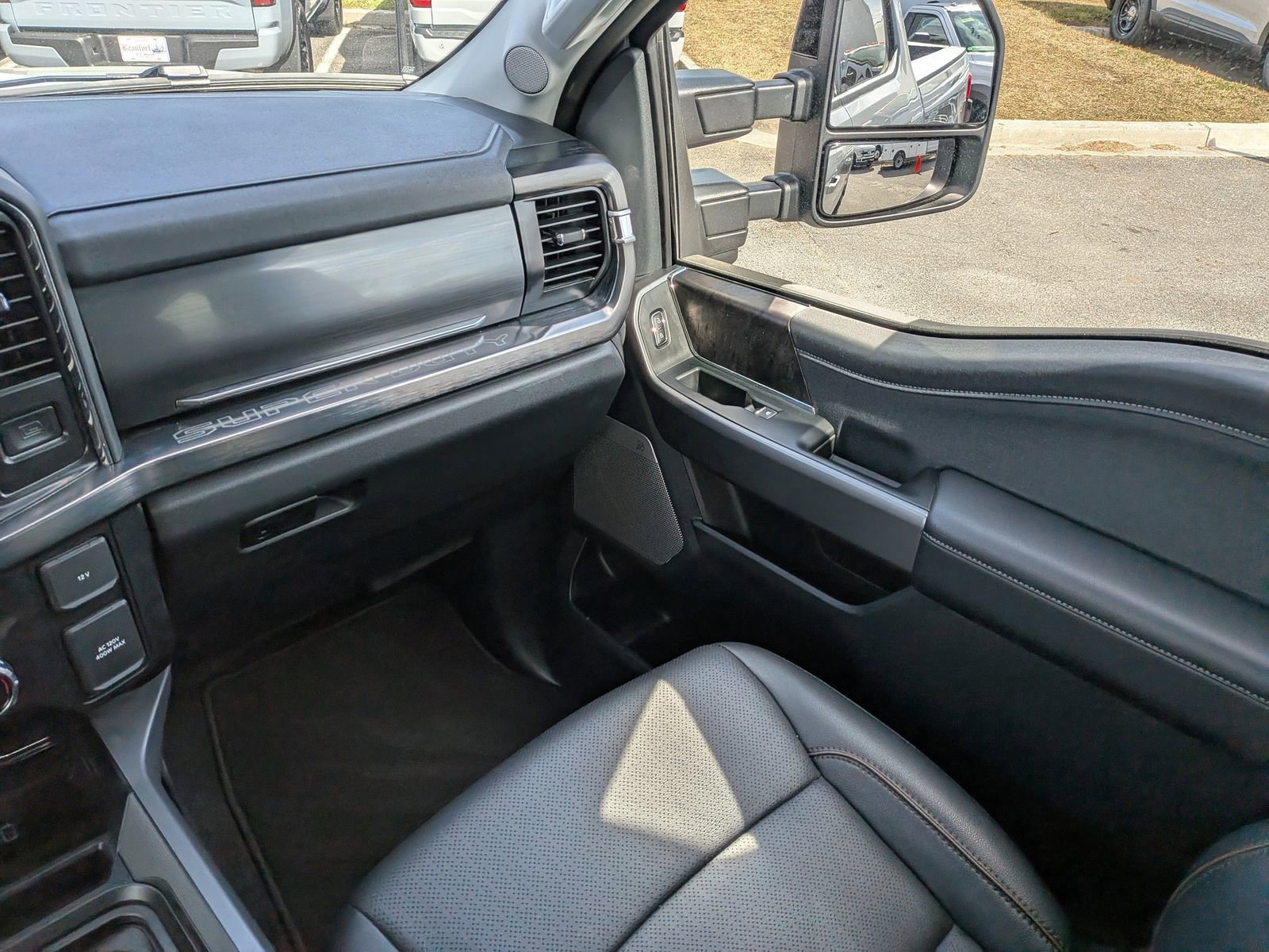 Certified 2026 Ford F250 Lariat w/ Black Appearance Package image 17