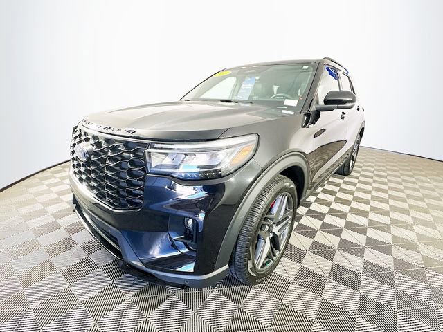 Certified 2025 Ford Explorer ST-Line w/ Premium Package AWD/4WD image 7