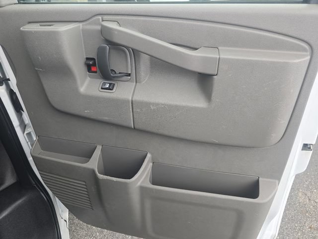 Used 2023 GMC Savana 3500 w/ Driver Convenience Package RWD image 17