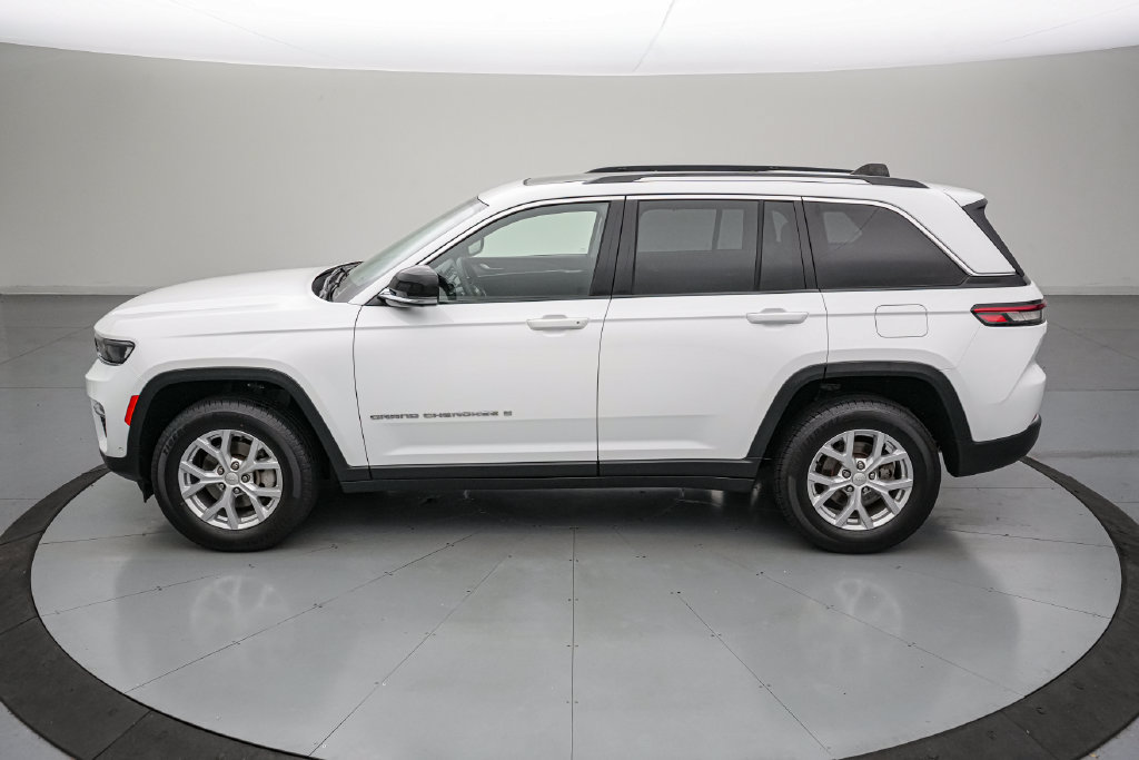 Used 2023 Jeep Grand Cherokee Limited w/ Luxury Tech Group II AWD/4WD image 7