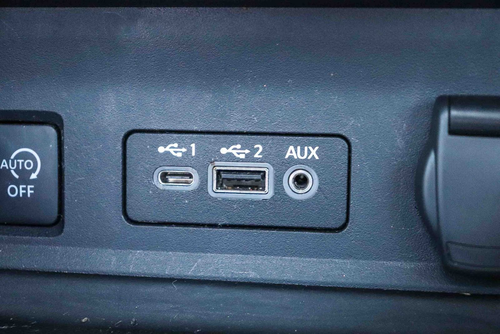 Used 2024 Nissan Sentra SR w/ SR Premium Package FWD image 24