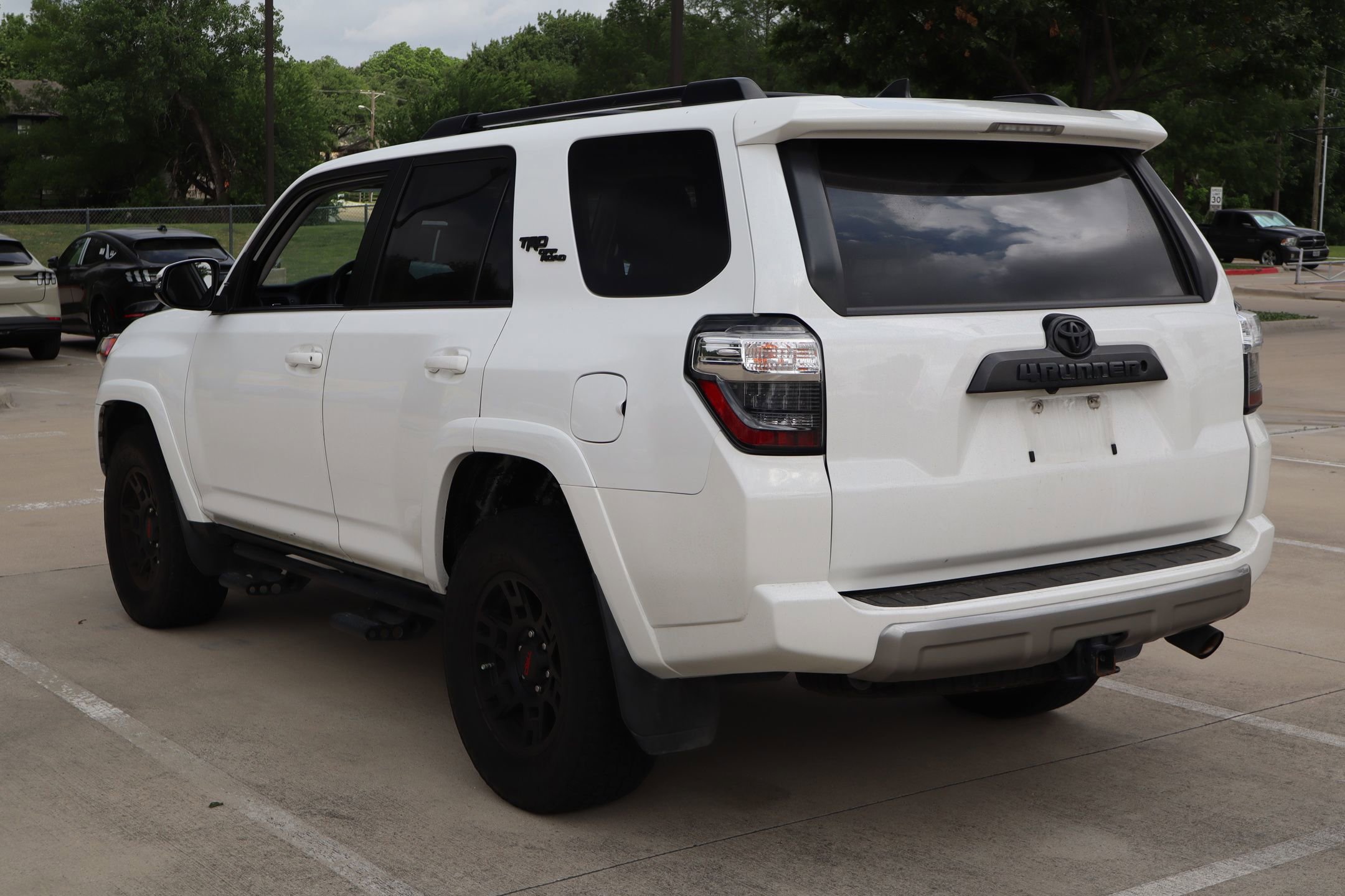 Used 2019 Toyota 4Runner TRD Off-Road Premium AWD/4WD image 5