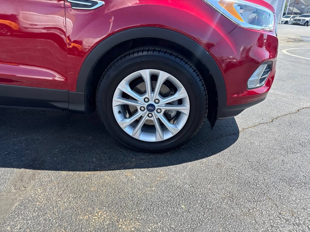 Certified 2019 Ford Escape SE FWD image 46