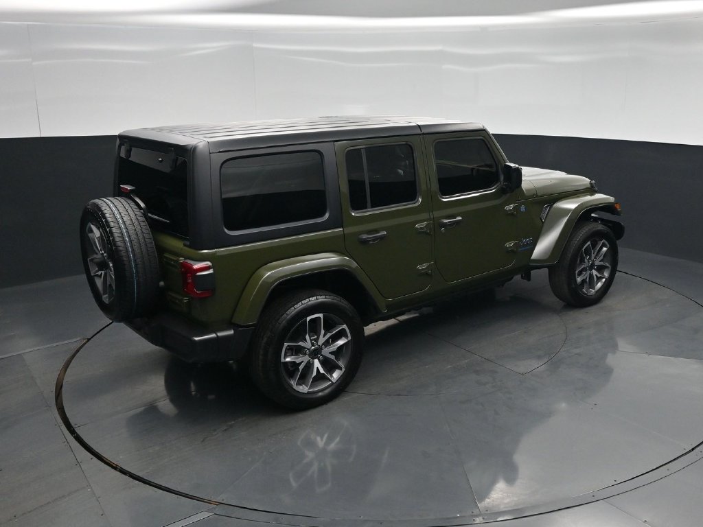 Used 2024 Jeep Wrangler Unlimited w/ Convenience Group AWD/4WD image 36