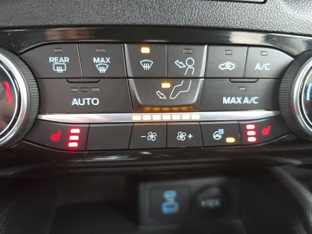 Certified 2022 Ford Escape Titanium AWD/4WD image 19
