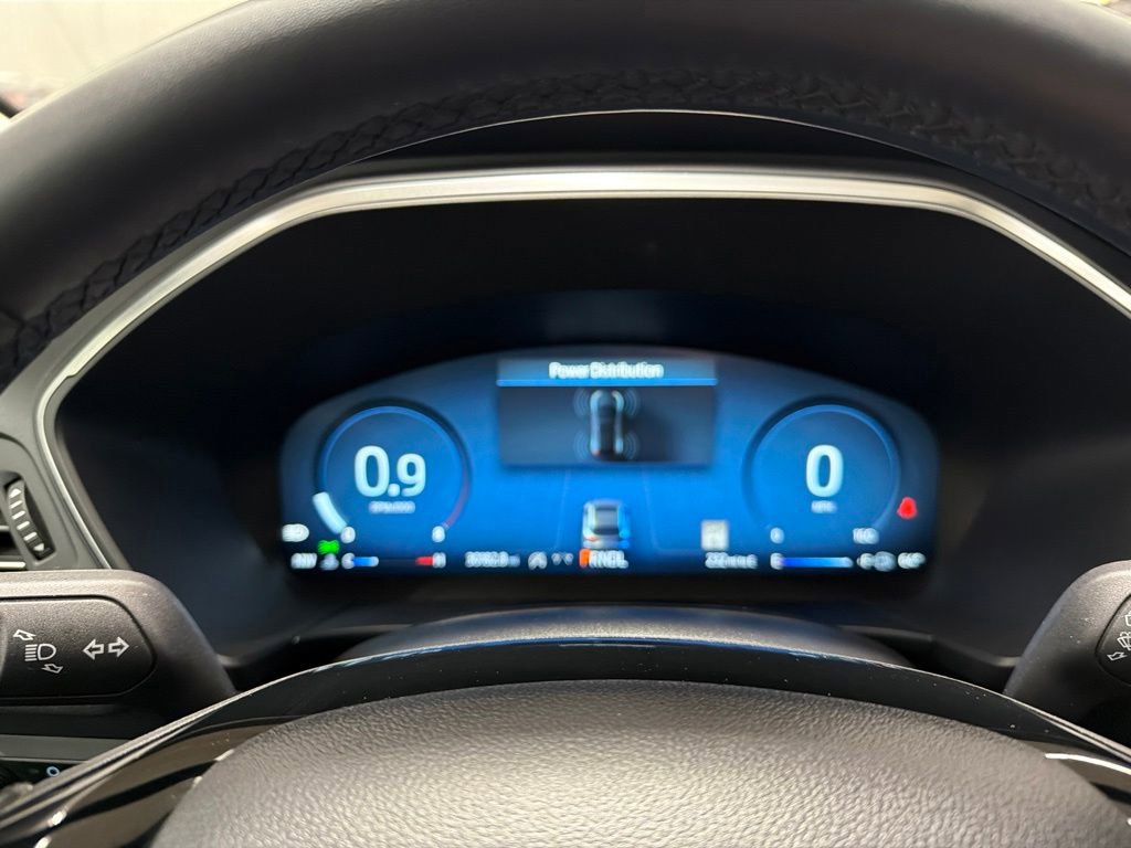 Certified 2025 Ford Escape Platinum AWD/4WD image 19
