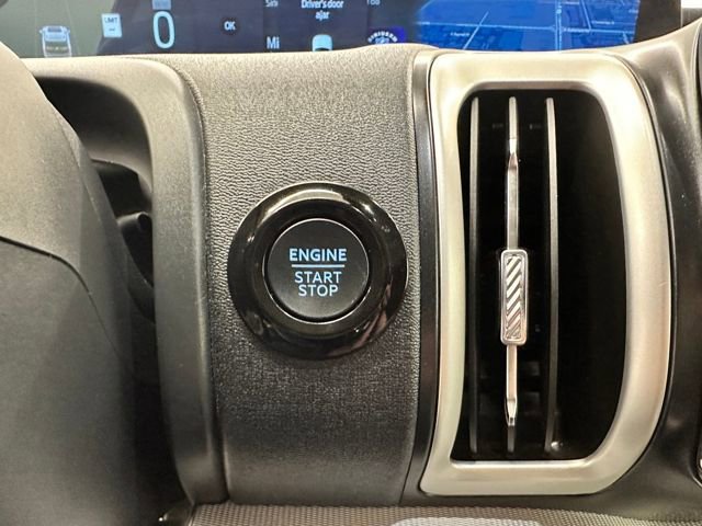 Certified 2025 Ford Expedition Active image 45