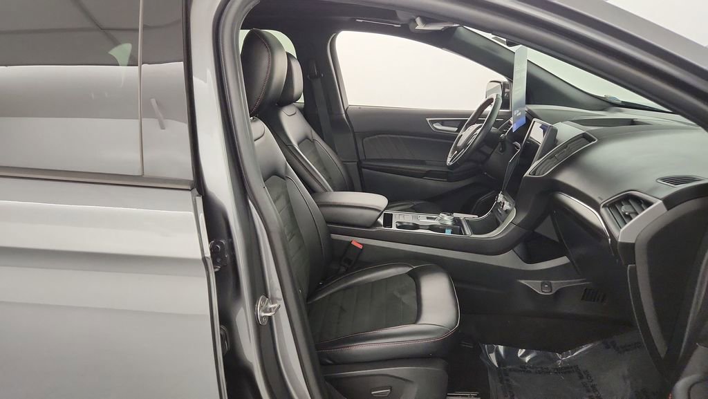Certified 2024 Ford Edge ST-Line AWD/4WD image 32
