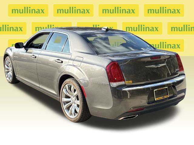Used 2019 Chrysler 300 Touring L w/ Quick Order Package 22F image 4