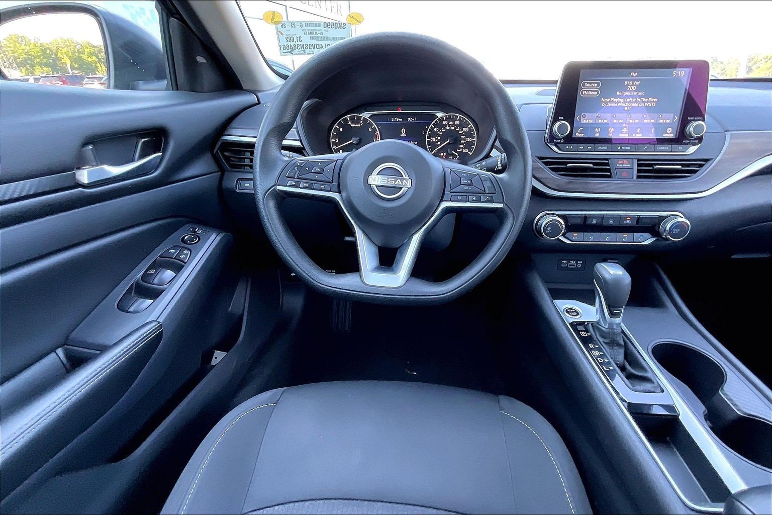 Used 2025 Nissan Altima 2.5 SV FWD image 5