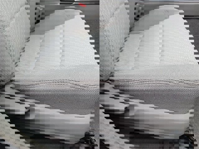 Used 2017 Toyota Camry LE image 33