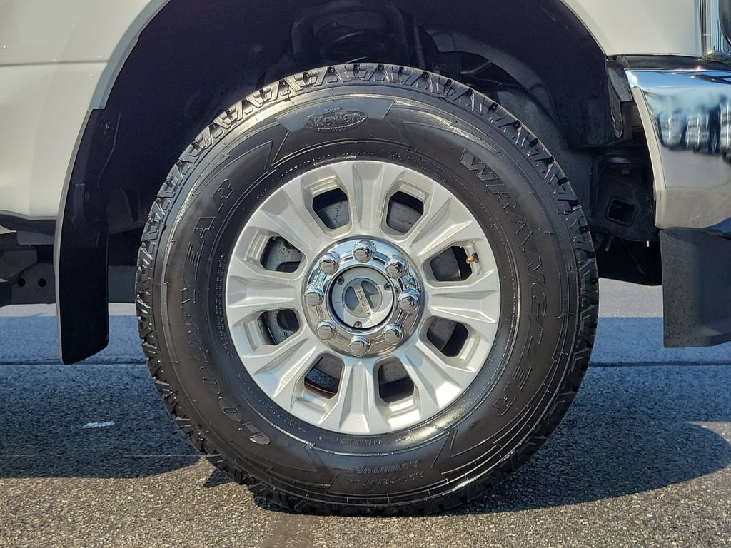 Certified 2020 Ford F250 XL w/ STX Appearance Package AWD/4WD image 9