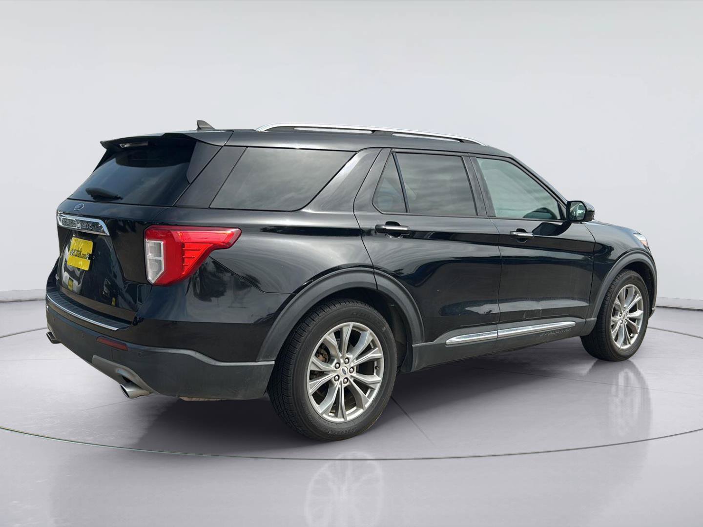 Certified 2022 Ford Explorer Limited RWD image 4
