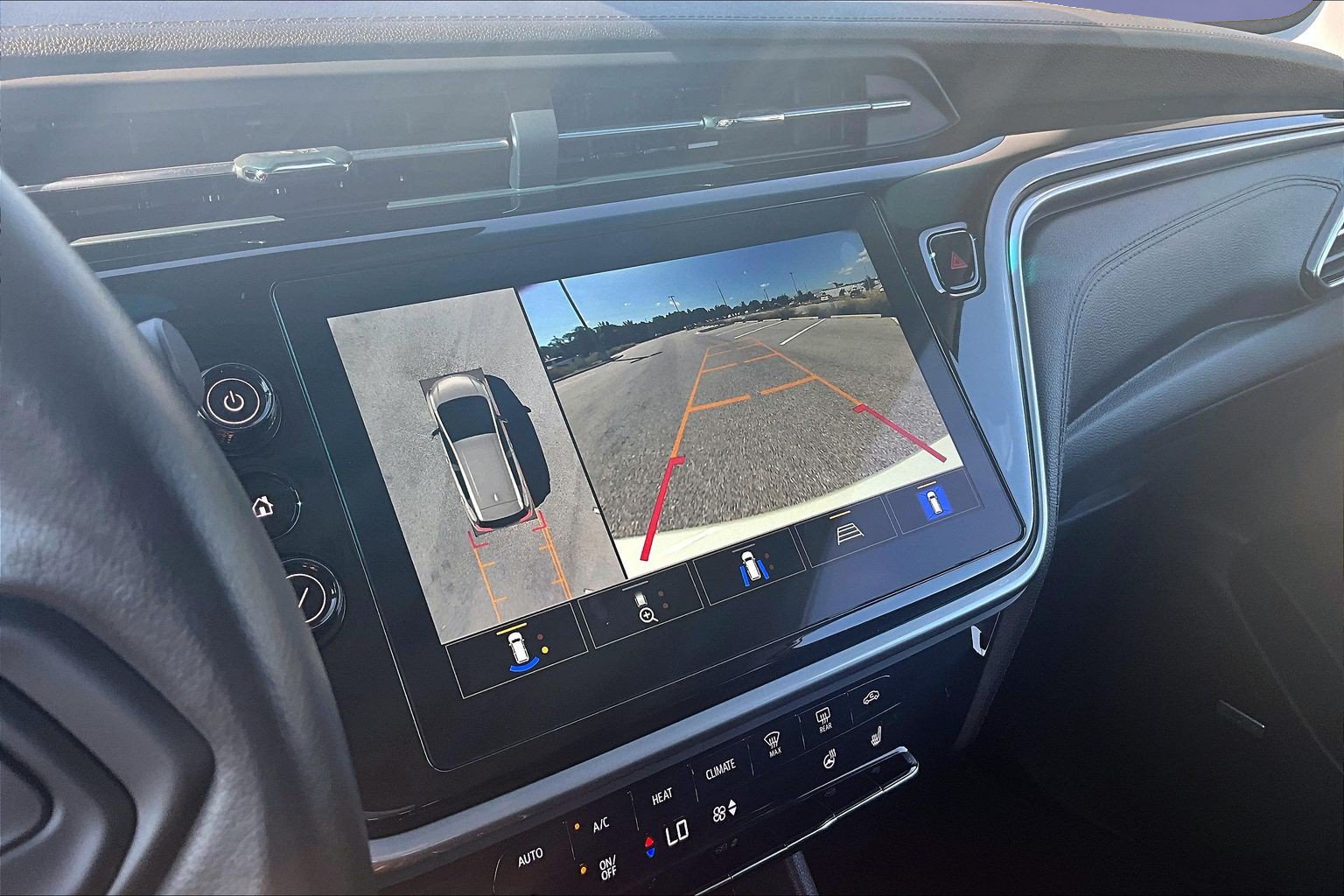 Used 2023 Chevrolet Bolt LT w/ Infotainment Package FWD image 14
