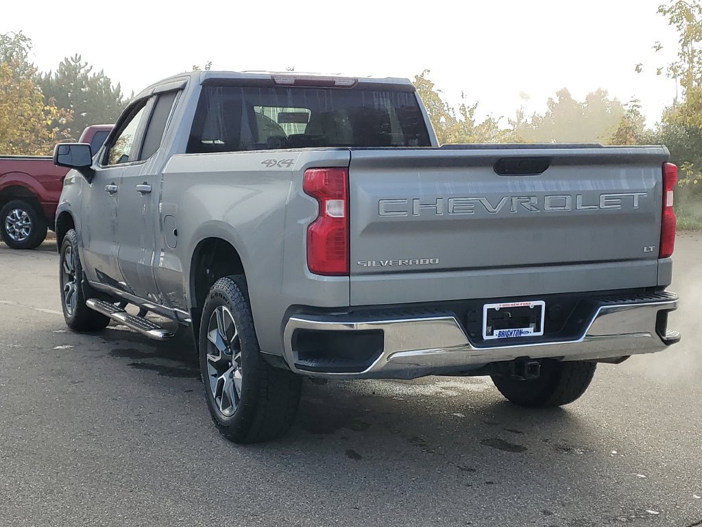 Used 2023 Chevrolet Silverado 1500 LT AWD/4WD image 3