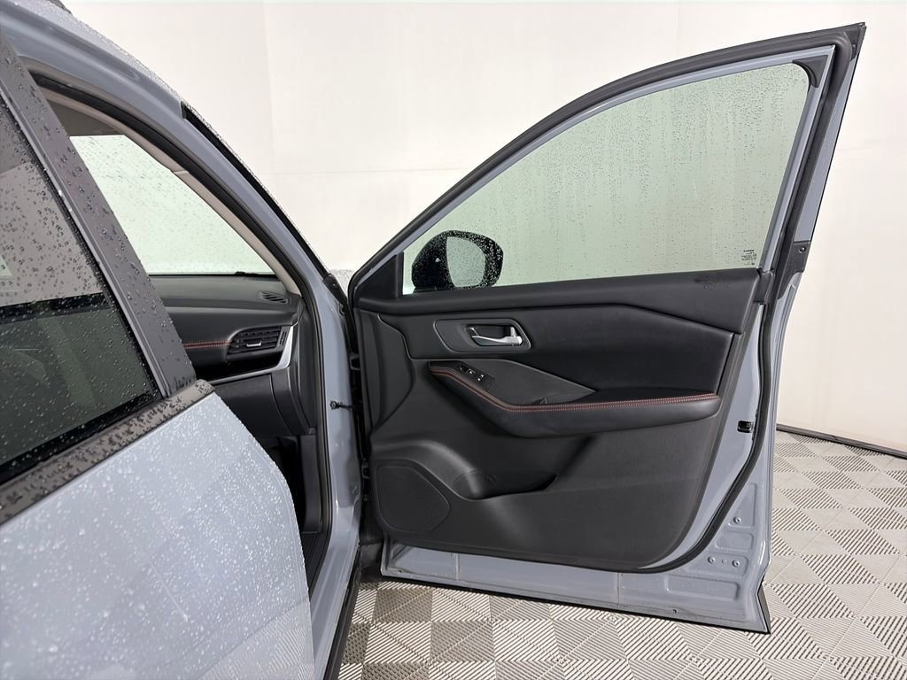 Used 2025 Nissan Rogue SV w/ Rock Creek Premium Package AWD/4WD image 30