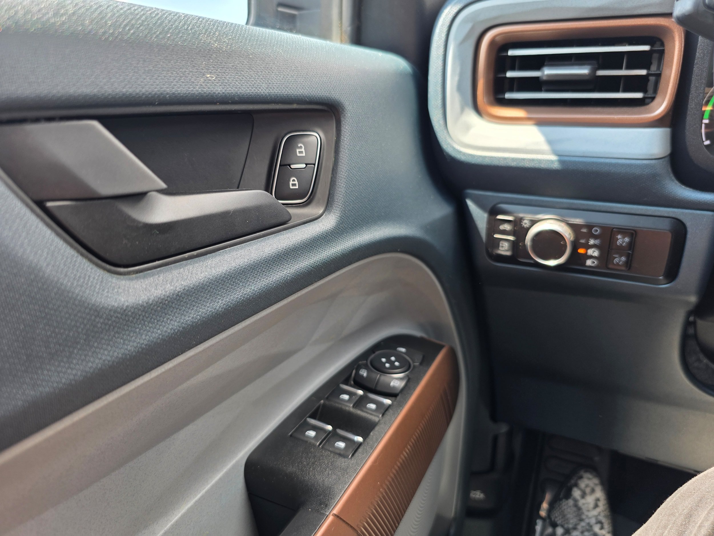 Certified 2023 Ford Maverick Lariat w/ Lariat Luxury Package FWD image 18