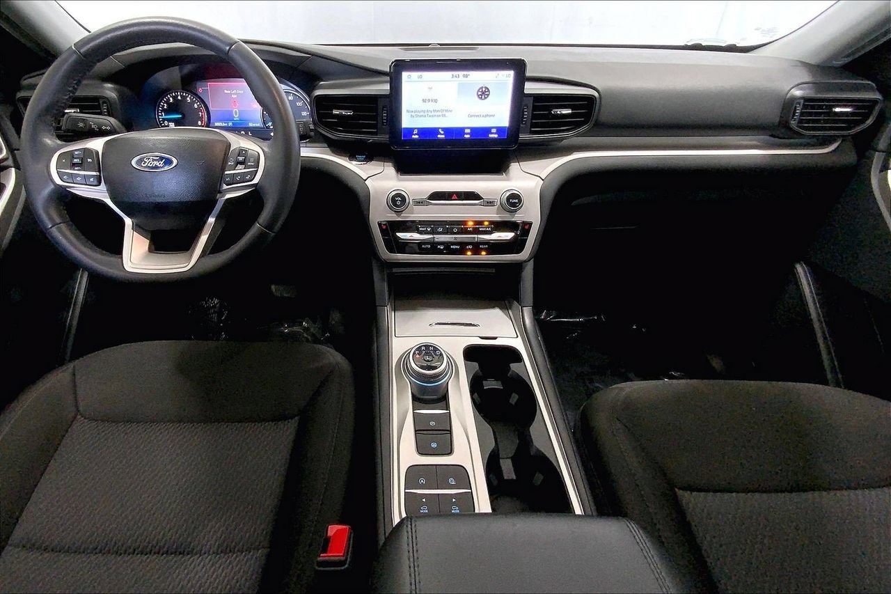 Certified 2023 Ford Explorer XLT RWD image 15