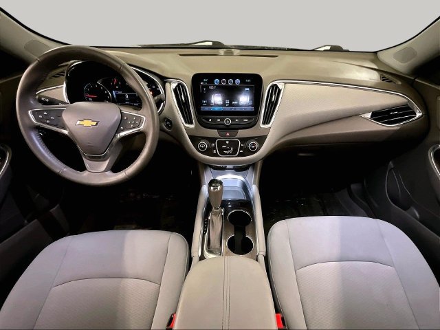 Used 2018 Chevrolet Malibu LT FWD image 14