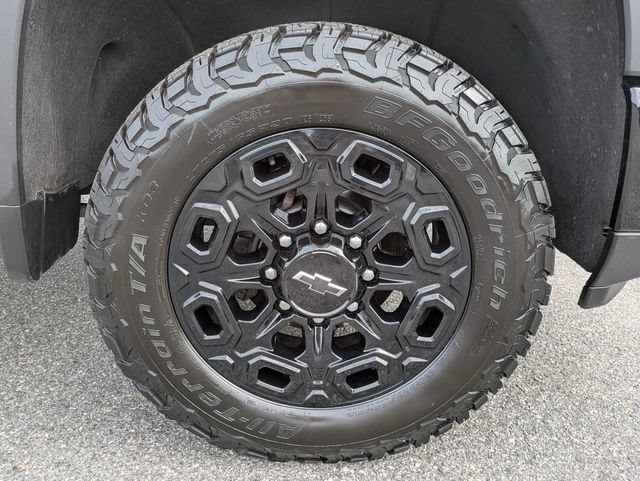 Used 2024 Chevrolet Silverado 2500 High Country w/ Midnight Edition AWD/4WD image 11