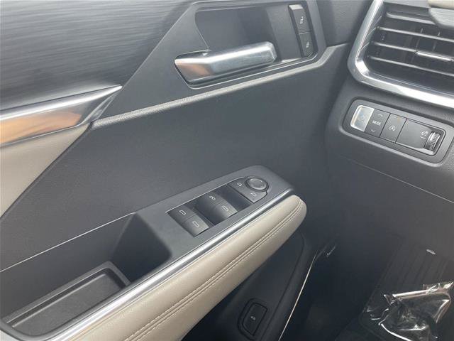 Used 2026 GMC Acadia Elevation w/ Elevation Premium Package FWD image 32
