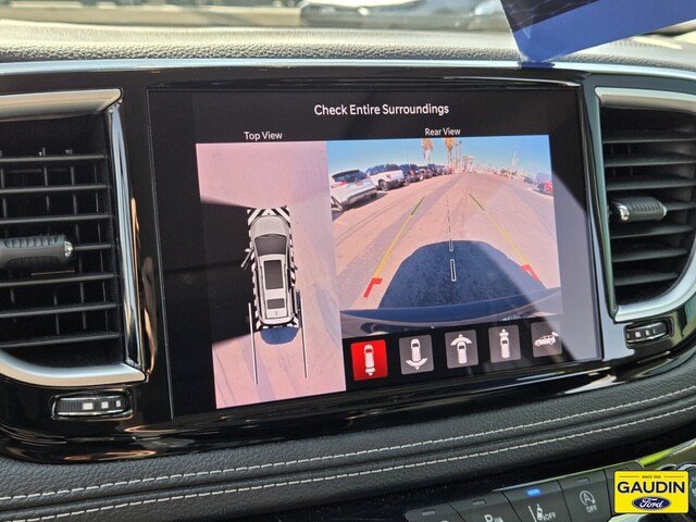 Used 2023 Chrysler Pacifica Limited w/ Uconnect Theater Family Group AWD/4WD image 23