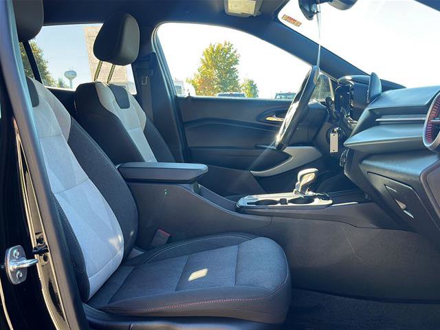 Used 2025 Chevrolet Trax RS w/ Driver Confidence Package FWD image 22