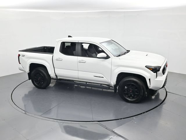 Used 2025 Toyota Tacoma TRD Sport AWD/4WD image 39