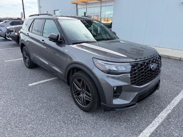 Certified 2025 Ford Explorer ST-Line w/ ST-Line Street Pack AWD/4WD image 2