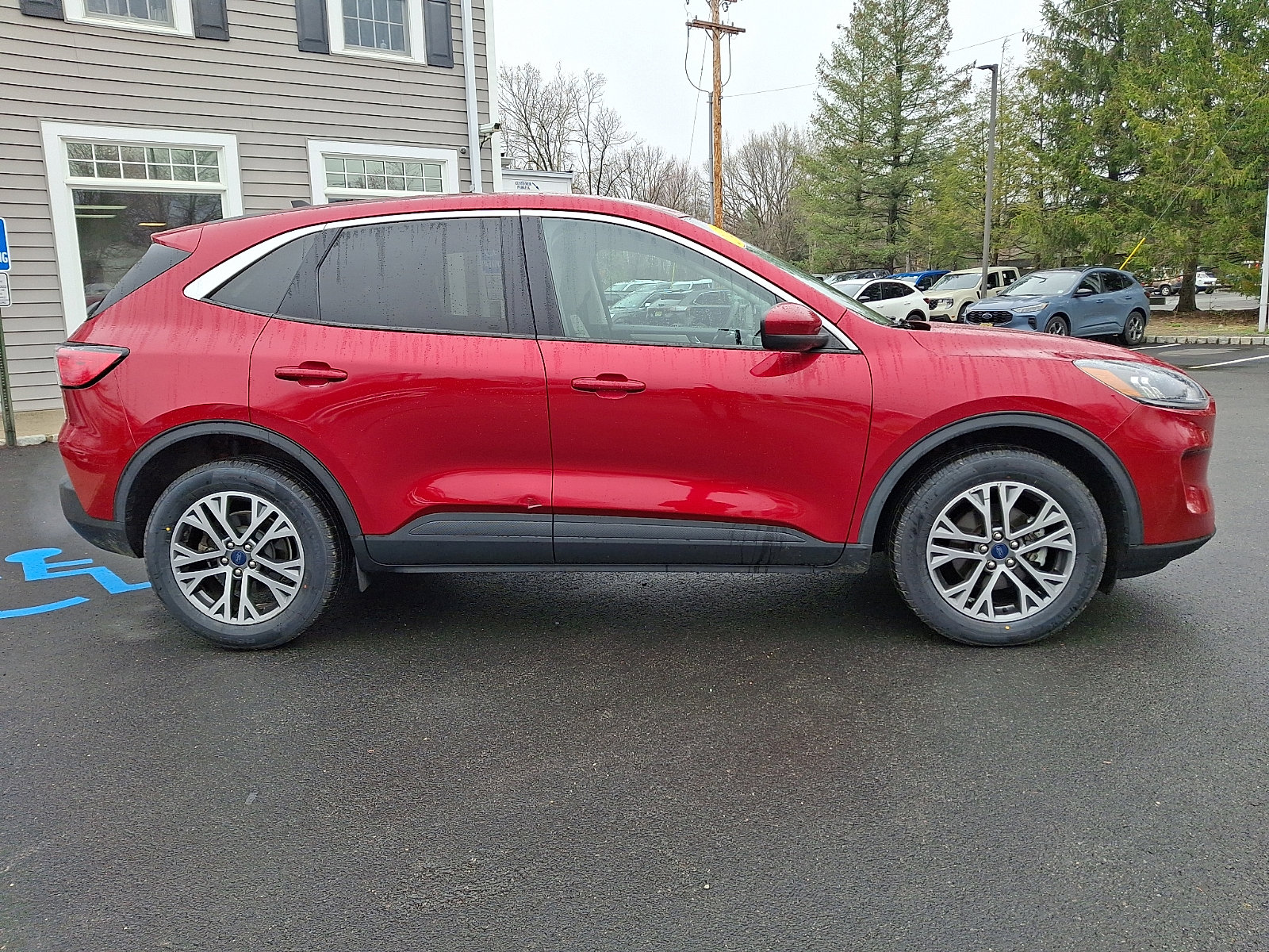 Certified 2022 Ford Escape SEL w/ Technology Package AWD/4WD image 7