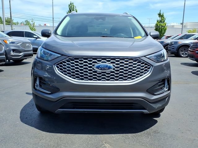 Certified 2023 Ford Edge SEL w/ Convenience Package AWD/4WD image 2