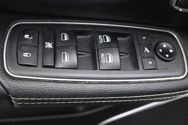 Used 2019 RAM 1500 Laramie AWD/4WD image 7