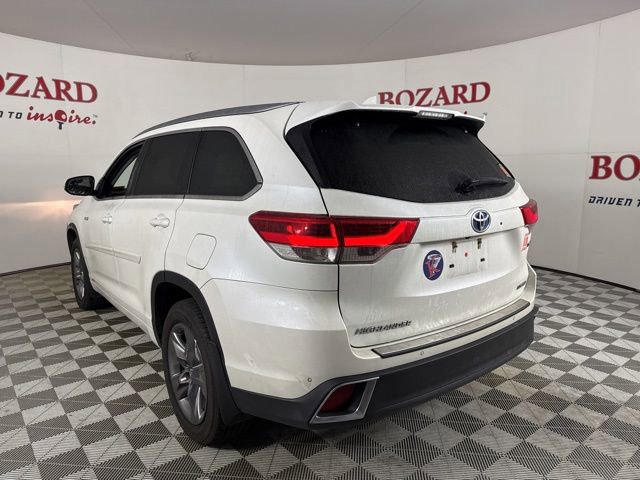 Used 2017 Toyota Highlander Limited Platinum image 3