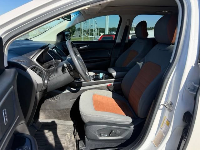 Certified 2018 Ford Edge SEL w/ Canadian Touring Package AWD/4WD image 18