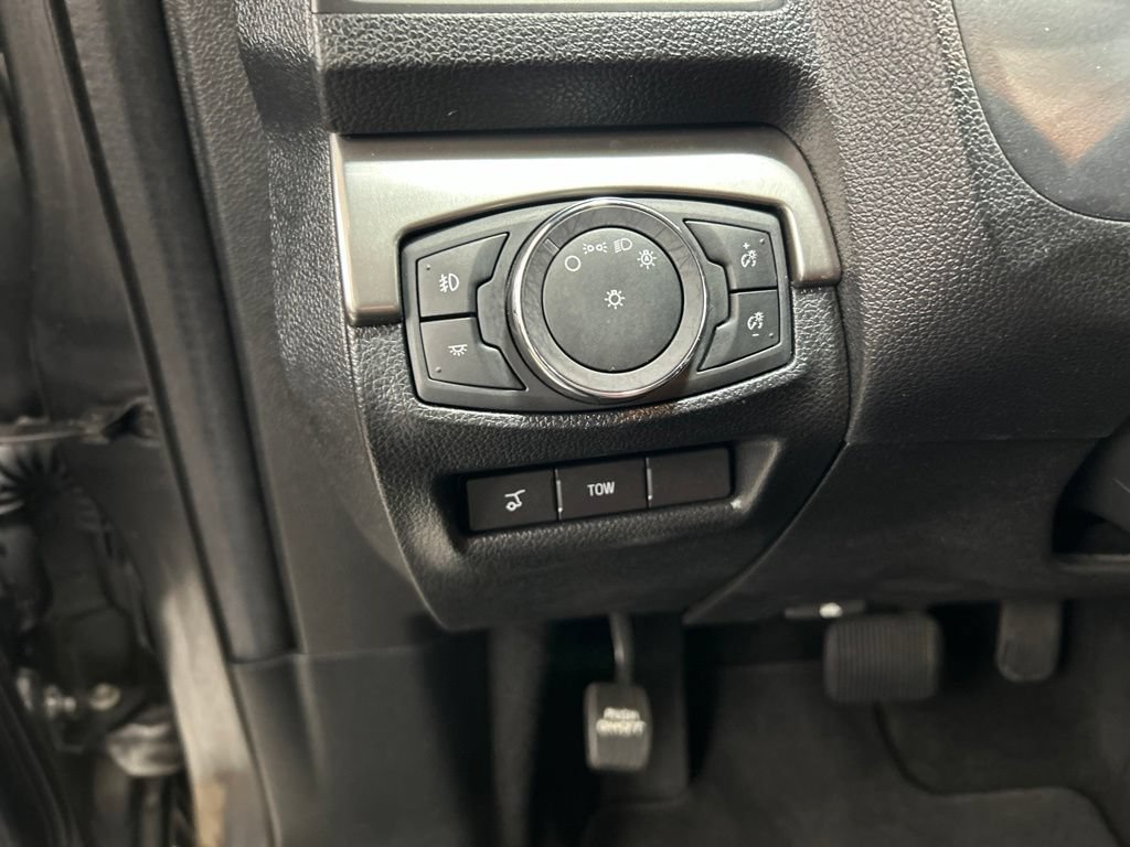 Certified 2019 Ford Explorer XLT w/ Equipment Group 202A AWD/4WD image 14