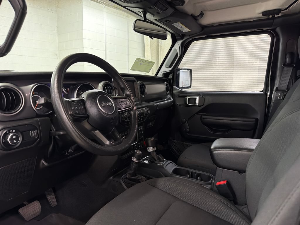 Used 2023 Jeep Gladiator Sport w/ Off Road Group AWD/4WD image 6