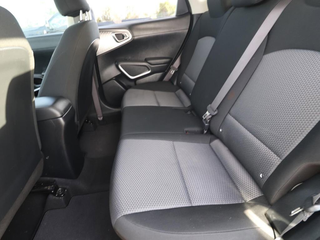 Used 2025 Kia Soul LX w/ LX Technology Package image 9