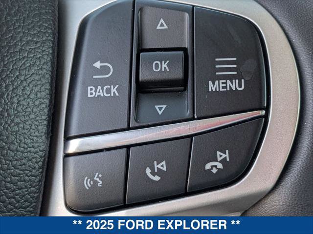Certified 2025 Ford Explorer Active w/ Active Comfort Package image 17