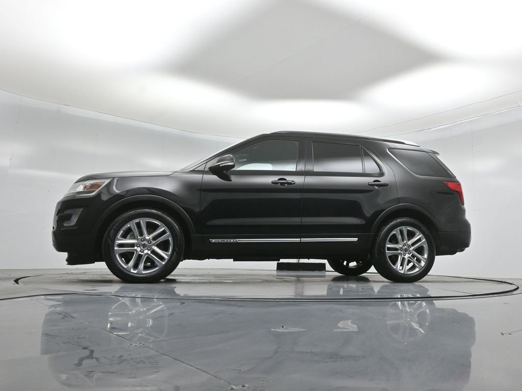Certified 2017 Ford Explorer XLT w/ Equipment Group 202A image 55