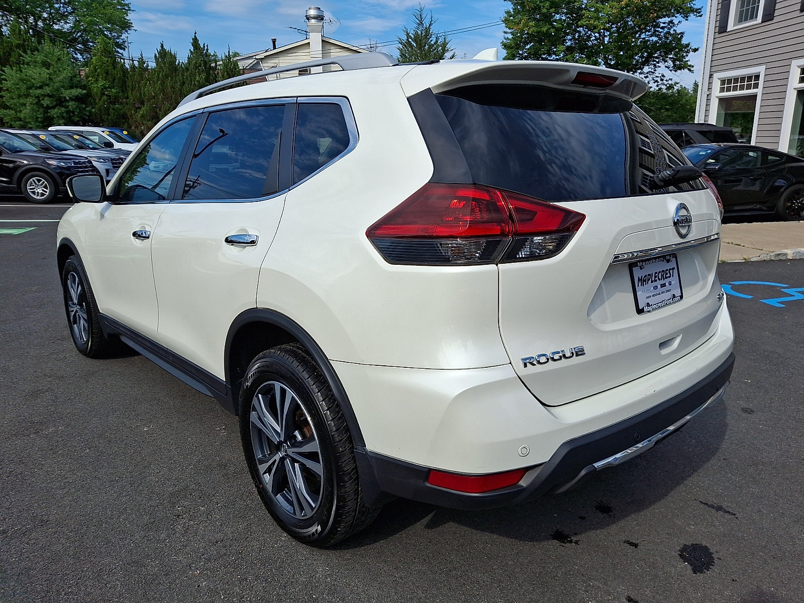 Used 2019 Nissan Rogue SV w/ Premium Package AWD/4WD image 7