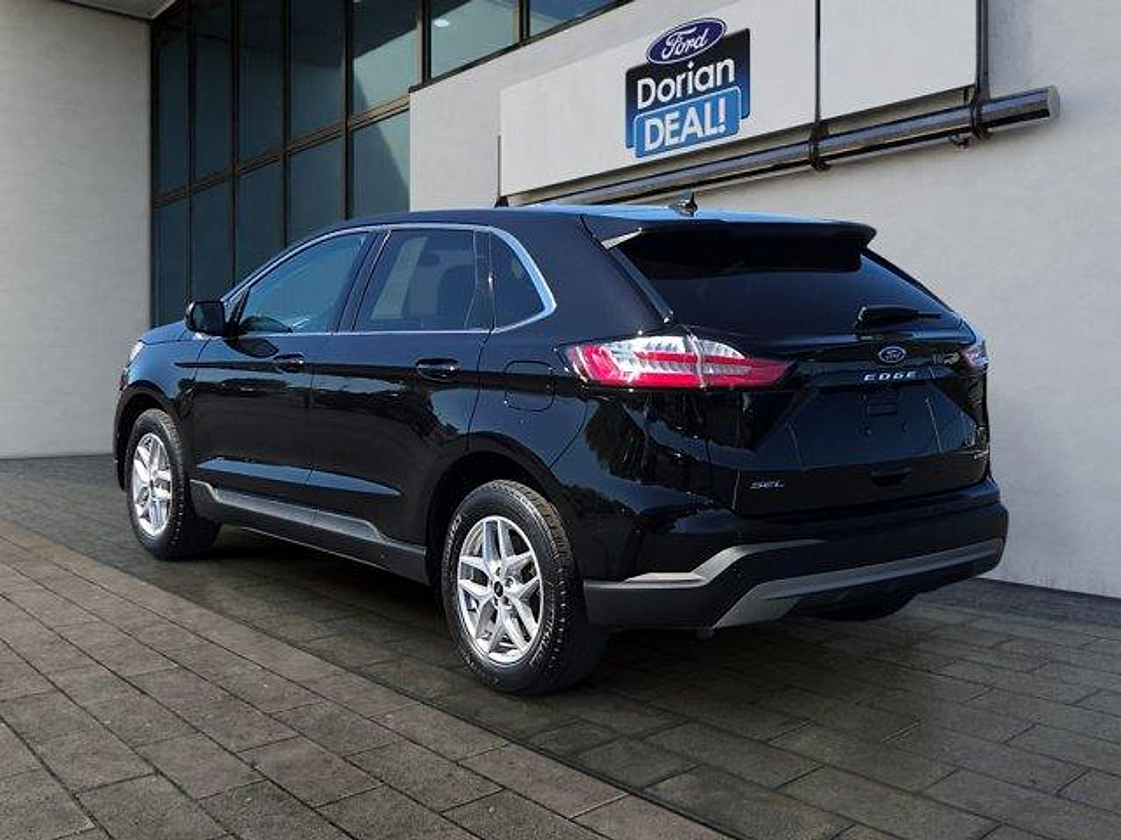 Certified 2024 Ford Edge SEL w/ Convenience Package AWD/4WD image 5