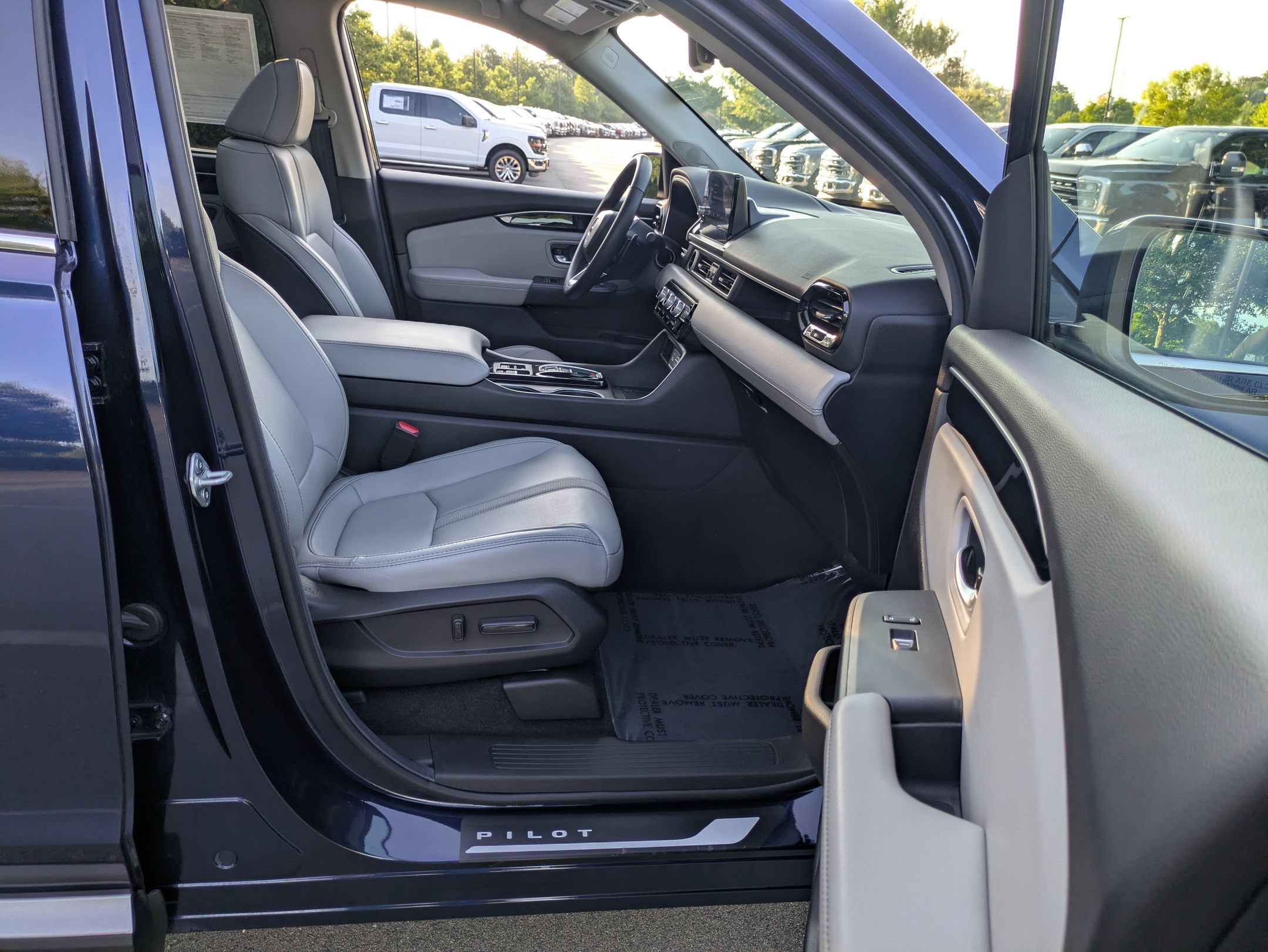 Used 2025 Honda Pilot Touring image 39